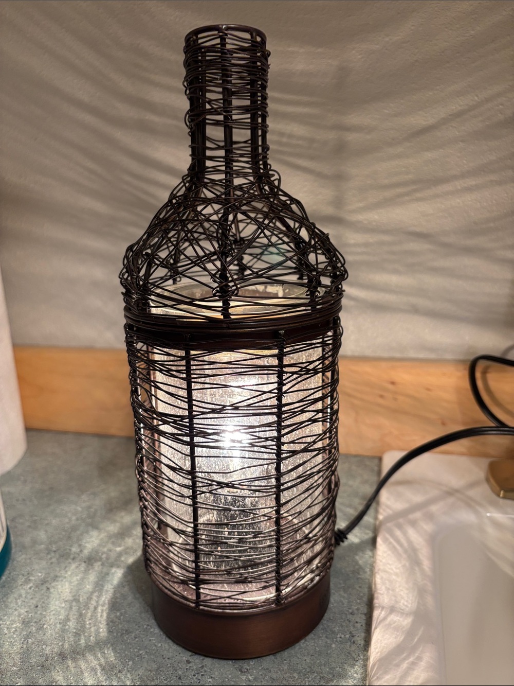 Scensty Wine Bottle Wax Warmer 89900